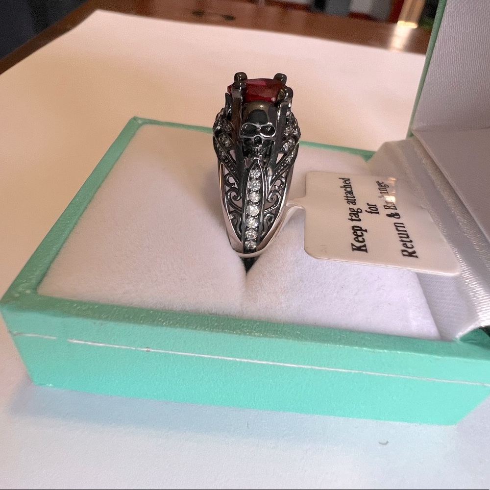 Vancaro Skull engagement promise Ring NWT